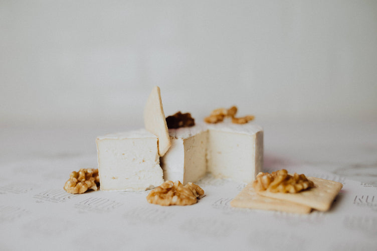 "Simply White Trüffel" Cashew-Delikatesse nach Camembert-Art mit feinem Trüffel - Vegabongo