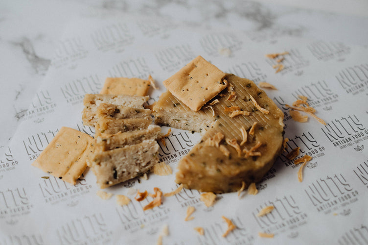 Cashew-Delikatesse mit Zwiebel und Schnittlauch - Vegabongo